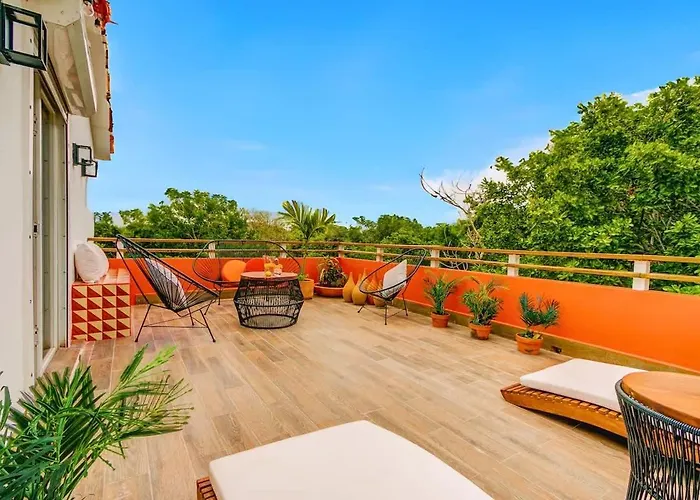 Stylish Luxe Penthouse - Exclusive Gated Community