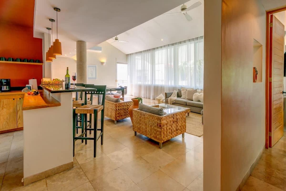 Stylish Luxe Penthouse - Exclusive Gated Community Сasa de vacaciones *